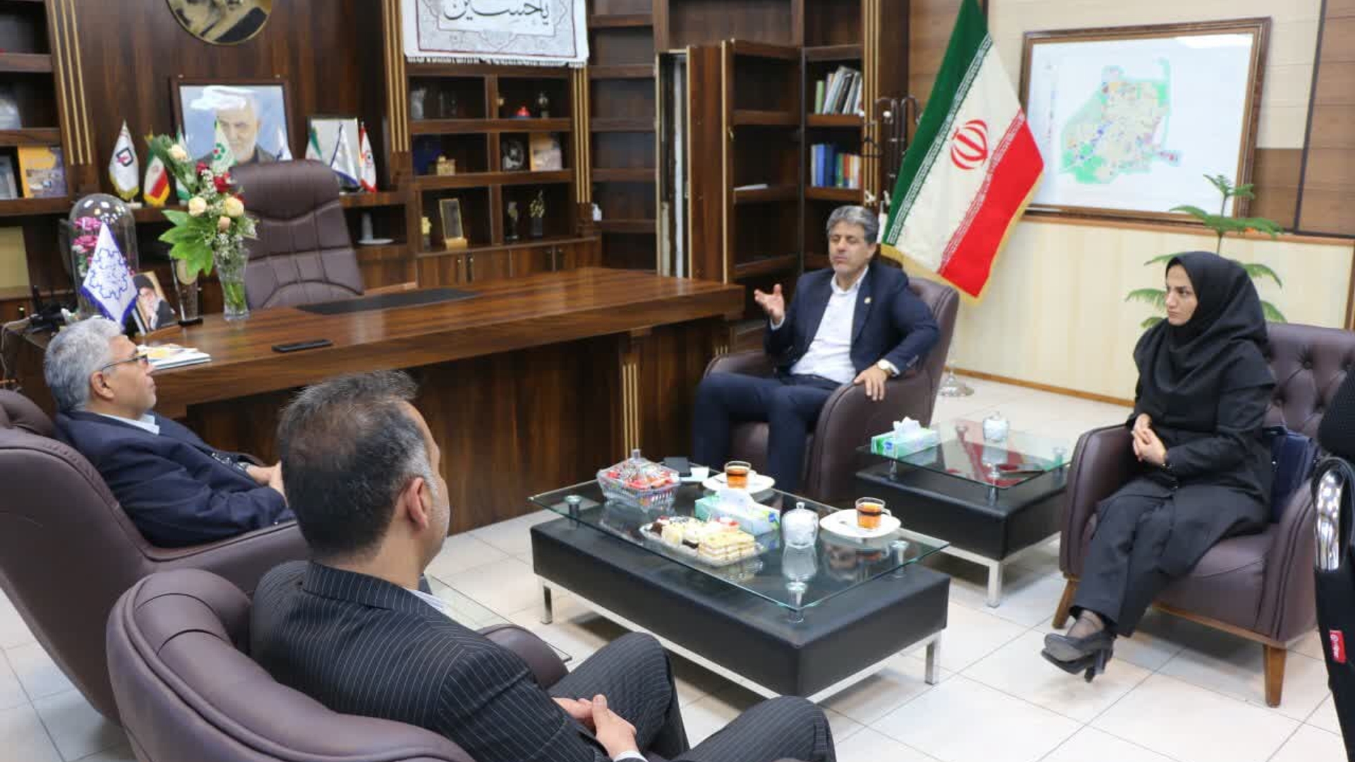 ديدار مديرعامل سازمان همياري شهرداري هاي استان مركزي با شهردار ساوه